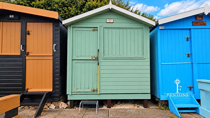 Chalet For Sale In Southcliff, Walton-On-The-Naze, CO14