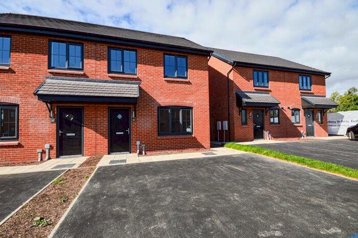 3 Bedroom Semi-Detached House To Rent In Turnberry Avenue, Blyth, NE24