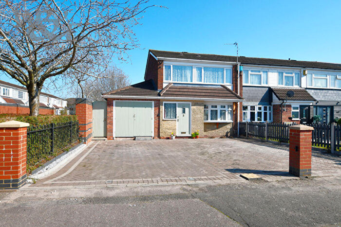 3 Bedroom Semi Detached House For Sale In Morar Close, Birmingham, B35