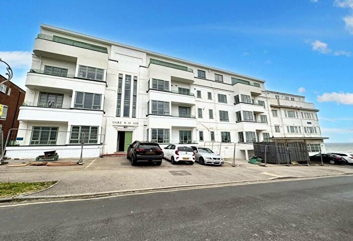 2 Bedroom Flat To Rent In Chichester Drive East, Saltdean, Brighton, BN2