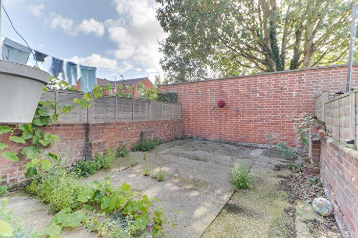 3 Bedroom Terraced House For Sale In Toronto Road, Portsmouth, PO2