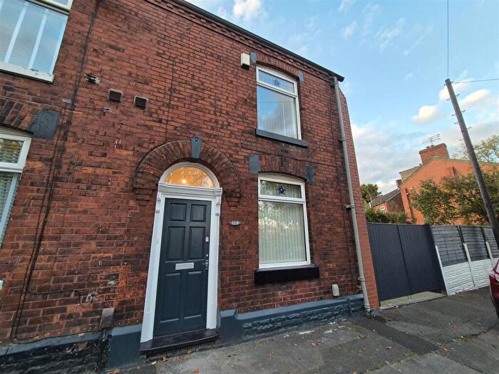 2 Bedroom End Of Terrace House To Rent In Earle Street, Ashton-Under-Lyne, OL7