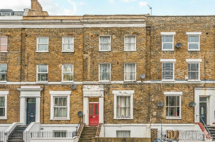 2 Bedroom Apartment For Sale In Coldharbour Lane, London, SE5