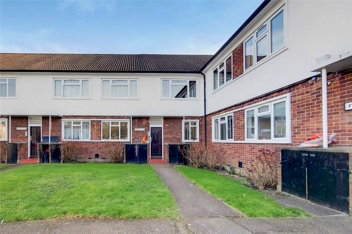 2 Bedroom Flat To Rent In Radcliffe Square, London, SW15