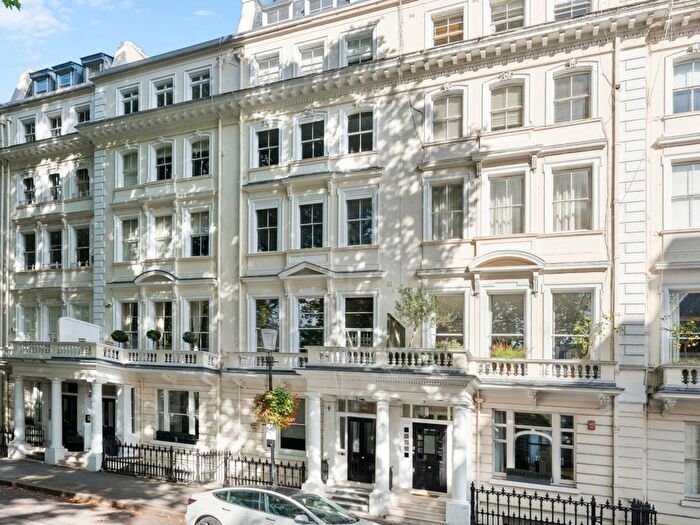 2 Bedroom Flat For Sale In Cornwall Gardens, London, SW7