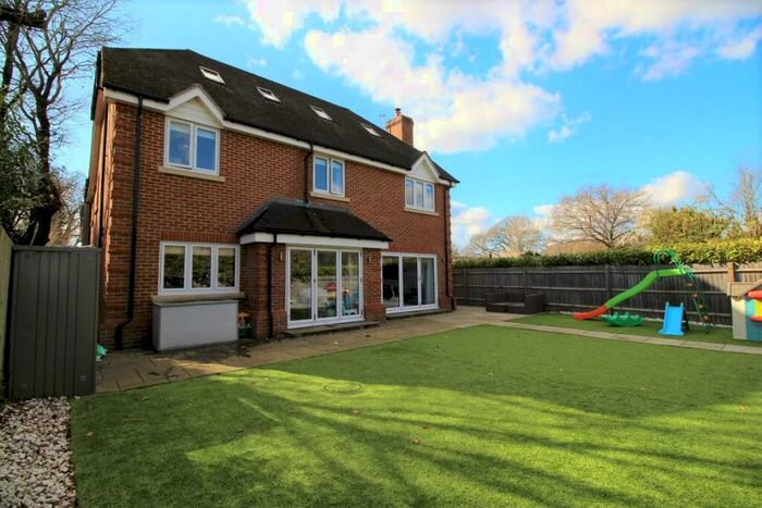 5 Bedroom House For Sale In Oakley Drive, Burghfield Common, Reading, RG7