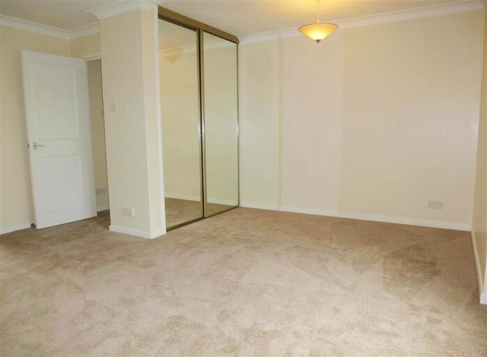 Studio To Rent In Westmoreland Drive, Sutton, SM2