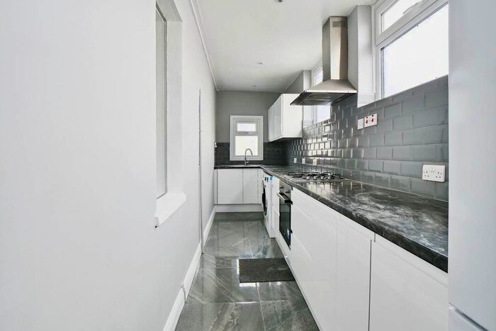 4 Bedroom End Of Terrace House To Rent In Denmark Road, London, SE25
