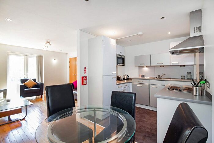1 Bedroom Flat To Rent In Victoria Terrace, Leeds, LS3