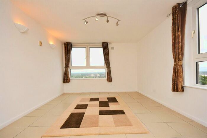 2 Bedroom Flat To Rent In Ross Road, London, SE25