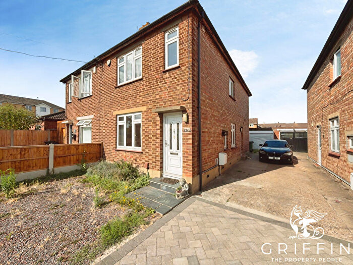 3 Bedroom Semi-Detached House To Rent In Timberlog Lane, Basildon, SS14