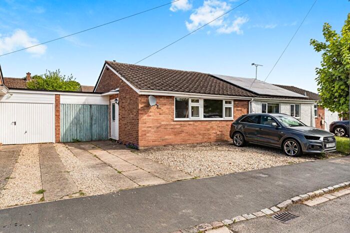 2 Bedroom Semi-Detached Bungalow For Sale In Duncan Close, Eynsham, OX29