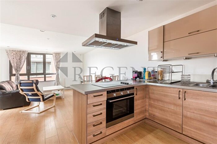 2 Bedroom Apartment To Rent In Chamberlain Court, Silwood Street, SE16