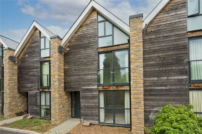 3 Bedroom Terraced House To Rent In Ditton Grove, Esher, Surrey, KT10