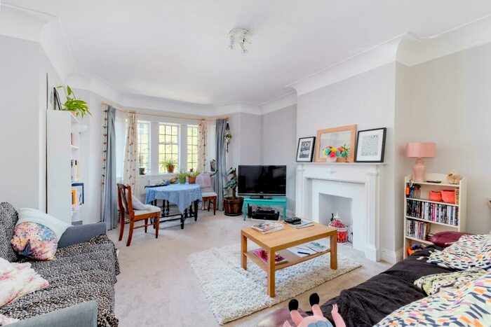 2 Bedroom Flat To Rent In Belsize Avenue, Belsize Park, NW3