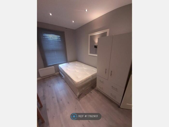 Studio To Rent In Framfield Road, London, W7