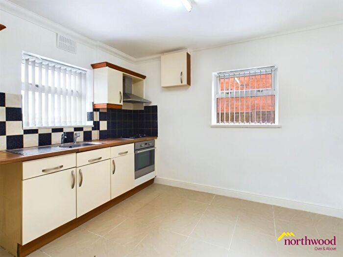 3 Bedroom Semi-Detached House For Sale In Winchester Avenue, Bentilee, Stoke-on-Trent, ST2