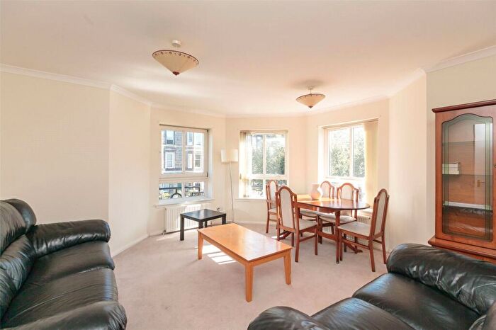 2 Bedroom Flat To Rent In Mcdonald Road, Edinburgh, EH7