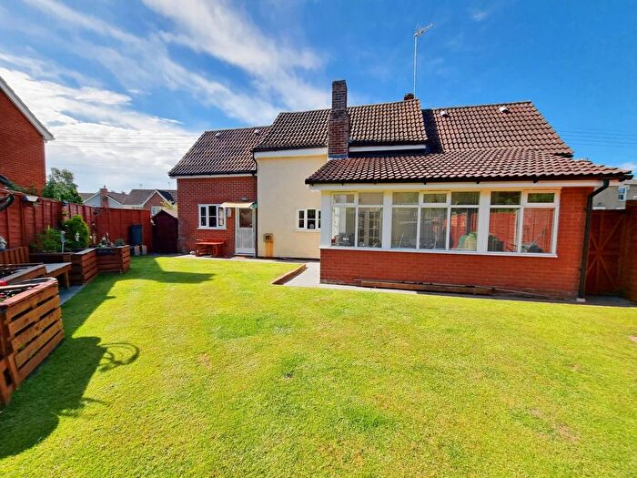 3 Bedroom Detached House For Sale In The Street, Dennington, IP13