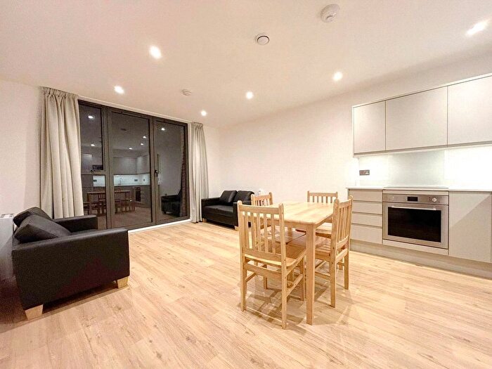 2 Bedroom Flat To Rent In Farnborough Road, Farnborough, Surrey, GU14