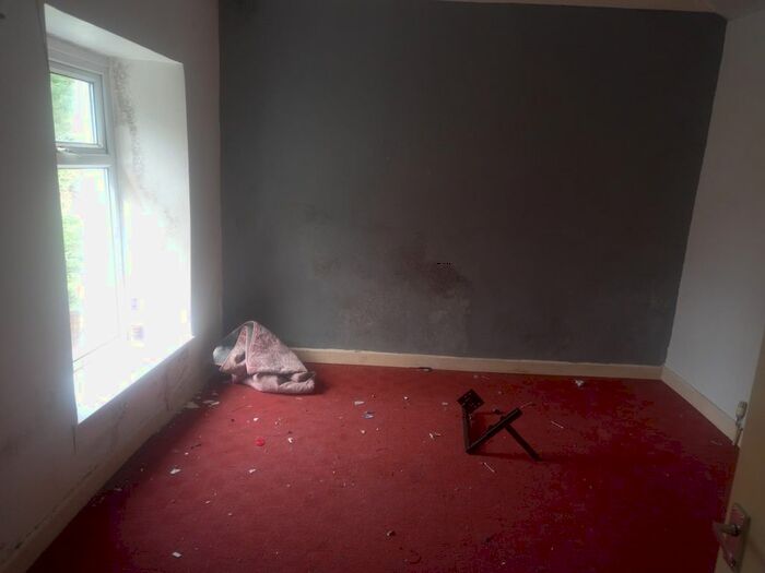 3 Bedroom End Of Terrace House For Sale In Penrhiwfer Road, Tonypandy, CF40