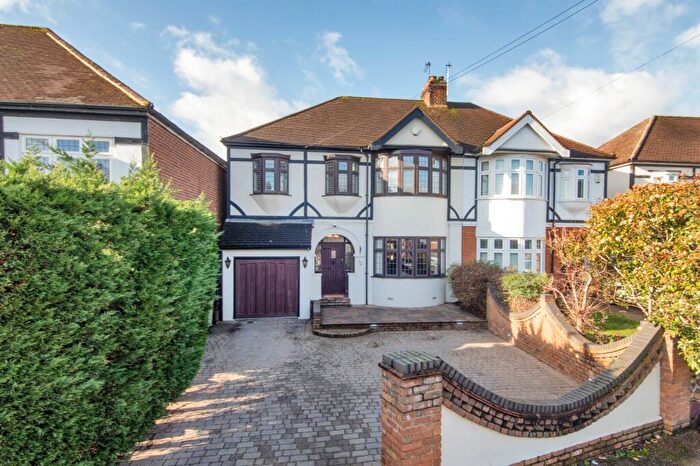 4 Bedroom Semi Detached House For Sale In Beechway, Bexley, Kent, DA5
