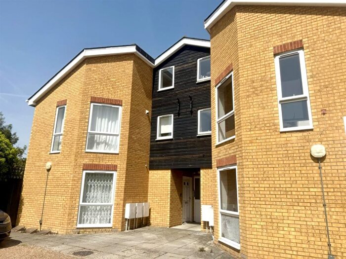 1 Bedroom Flat To Rent In Monson Road, Redhill, RH1