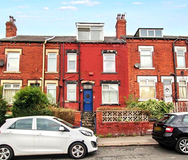 2 Bedroom Terraced House For Sale In Strathmore View, Leeds, LS9