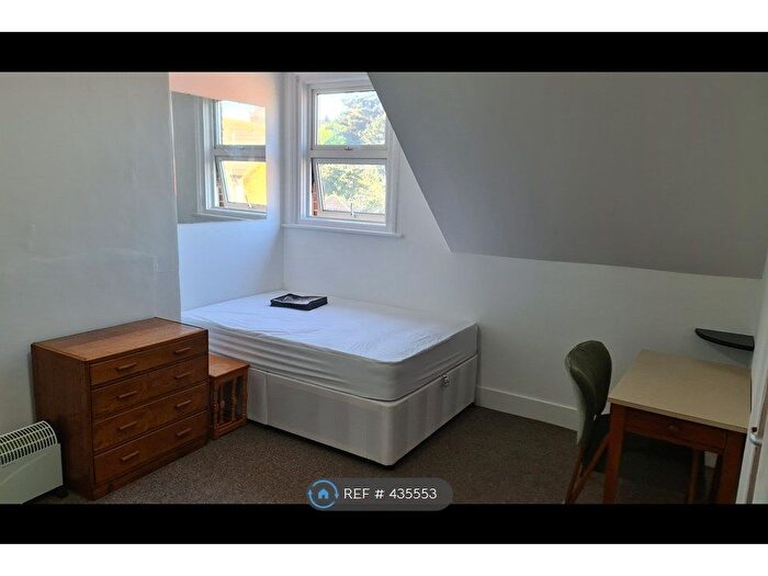 Studio To Rent In Grandville Rd, Felixstowe, IP11