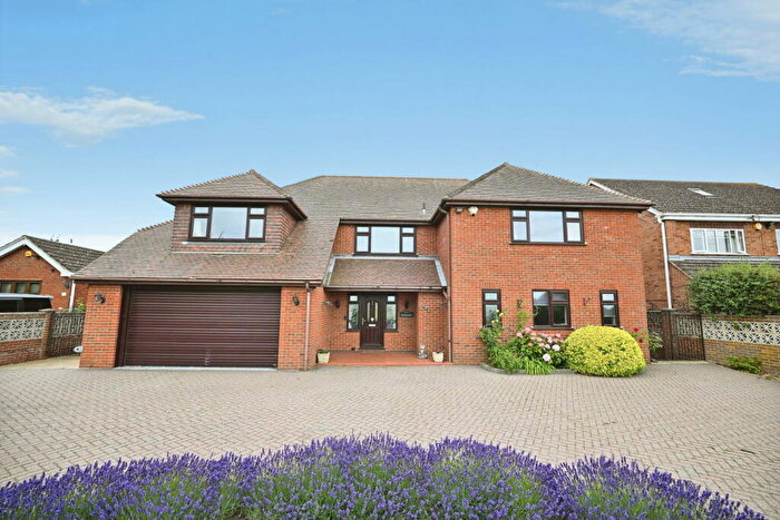 4 Bedroom Detached House For Sale In Lower Rainham Road, Rainham, Gillingham, ME8