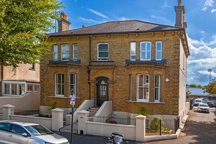 2 Bedroom Flat For Sale In Wilbury Road, Hove, BN3