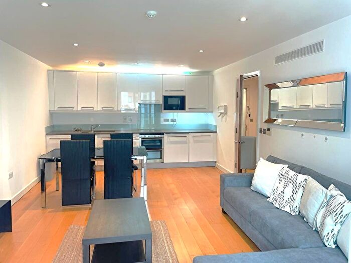 3 Bedroom Flat To Rent In Gillingham Street, London, SW1V