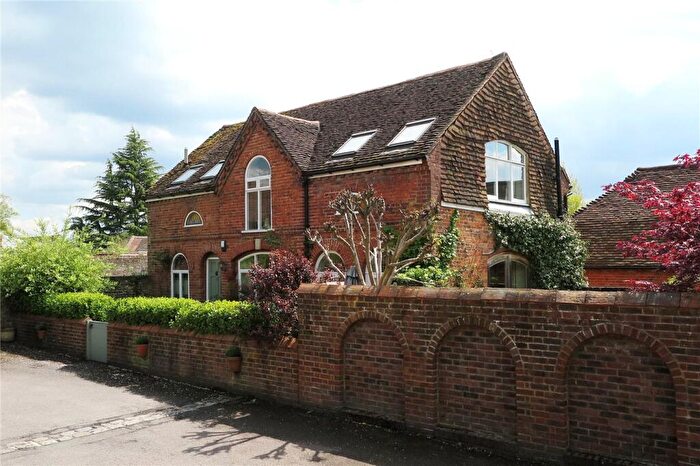 3 Bedroom Detached House To Rent In West Street, Farnham, Surrey, GU9