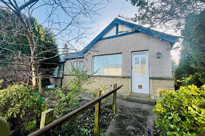 2 Bedroom Bungalow To Rent In Basil Street, Huddersfield, HD4