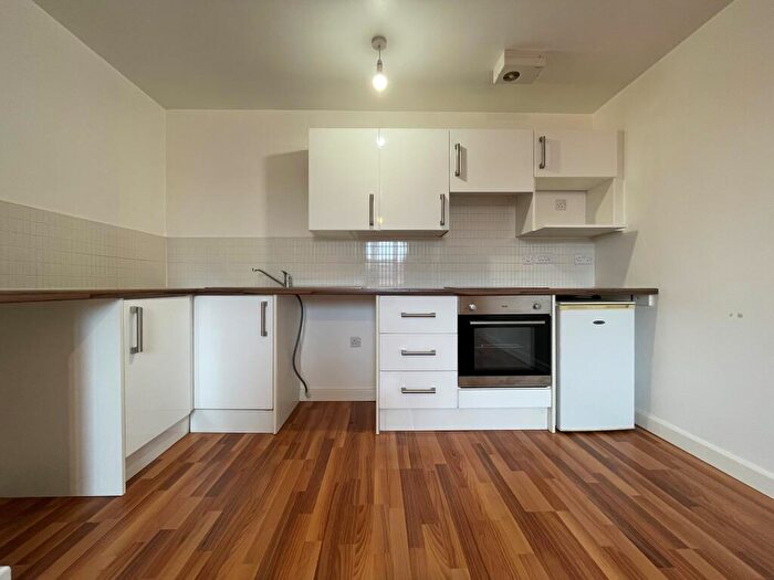 1 Bedroom Apartment To Rent In Clyde Court, LE1