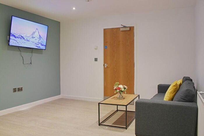 5 Bedroom Flat To Rent In Cumberland Street, Bristol, BS2