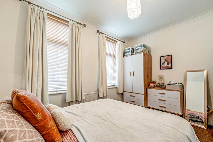1 Bedroom Flat For Sale In Christchurch Road, Worthing, West Sussex, BN11
