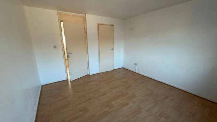 2 Bedroom Maisonette For Sale In Luther Close, Nottingham, NG3
