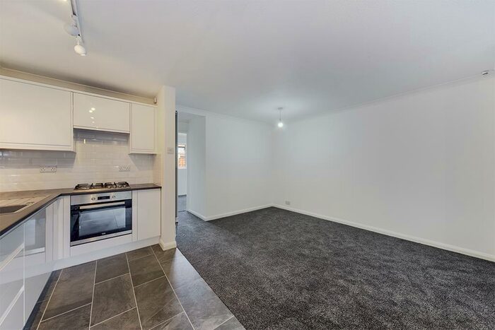 1 Bedroom Maisonette To Rent In Bembridge, Southampton, Hampshire, SO31