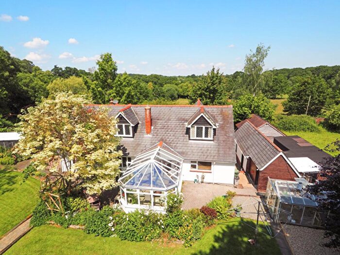 4 Bedroom Detached House For Sale In Woodlands, Southampton, SO40