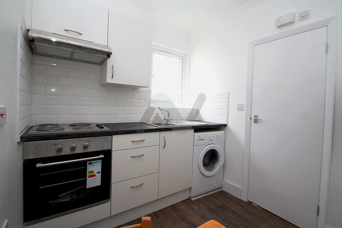 Studio To Rent In Broadway Parade, London, N8