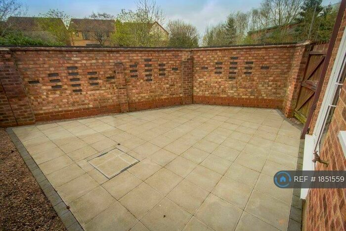 2 Bedroom End Of Terrace House To Rent In Bishops Drive, Oakwood, Derby, DE21
