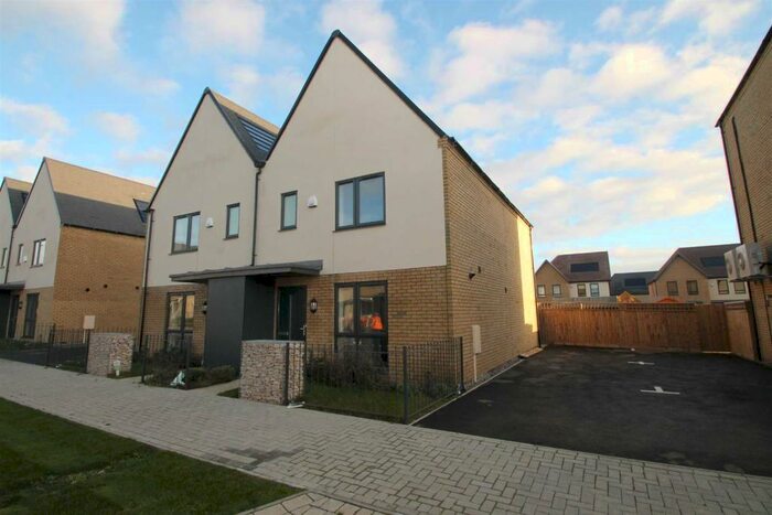 3 Bedroom Semi-Detached House To Rent In Bronte Avenue, Tattenhoe Park, MK4