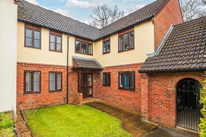 1 Bedroom Apartment For Sale In Tyndale Place, Wheatley, Oxford, OX33