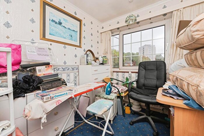 3 Bedroom End Of Terrace House For Sale In Clayfield Road, Bristol, BS4