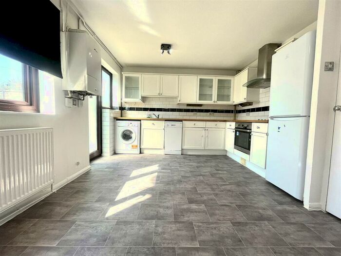 3 Bedroom Terraced House To Rent In Beeston Drive, Cheshunt, EN8