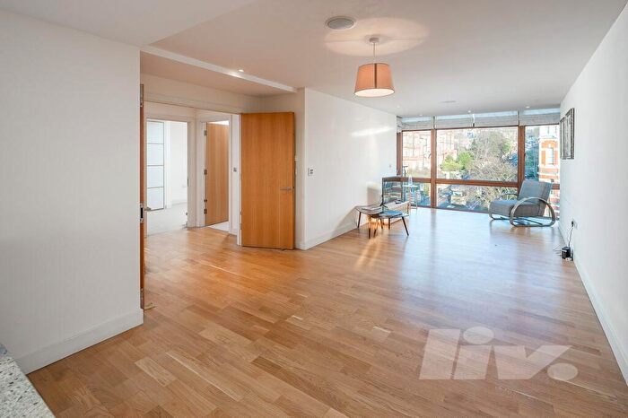 2 Bedroom Apartment To Rent In Lymington Road, West Hampstead, NW6