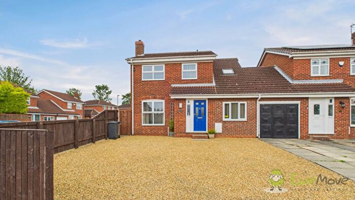4 Bedroom Link Detached House For Sale In Manor Close, Hemingbrough, Selby, North Yorkshire, YO8