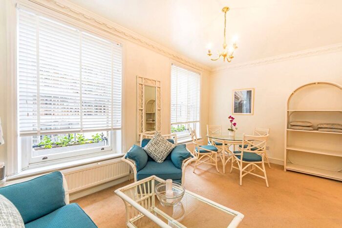 1 Bedroom Flat To Rent In Chiltern Street, Marylebone, London, W1U