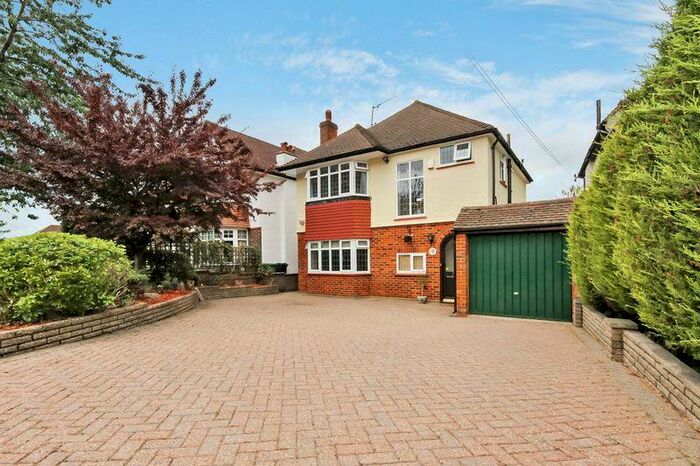 3 Bedroom Detached House To Rent In Claremount Gardens, Epsom., KT18